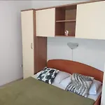 Ante زاووستروج