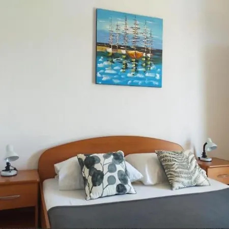 Ante Apartment *